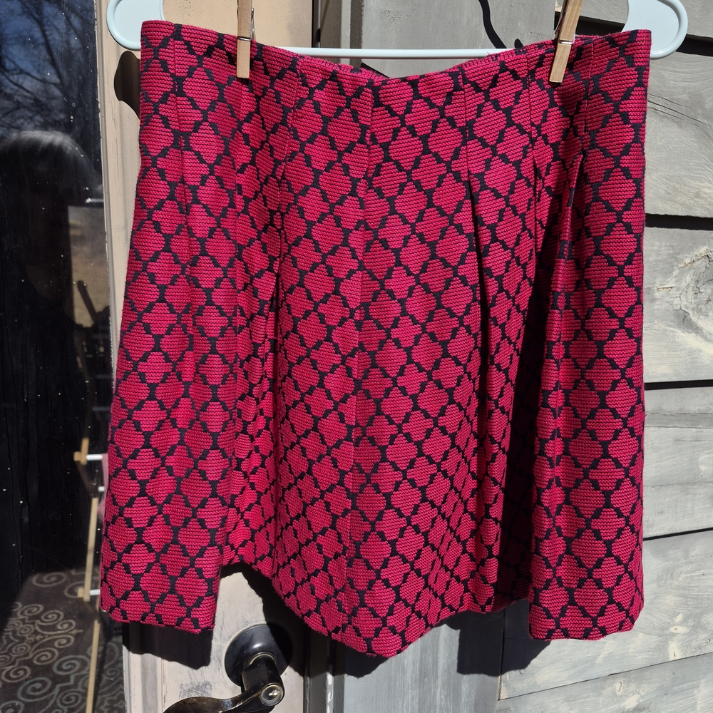 Banana Republic Red and Black Mini  Circle-Pattern Skirt